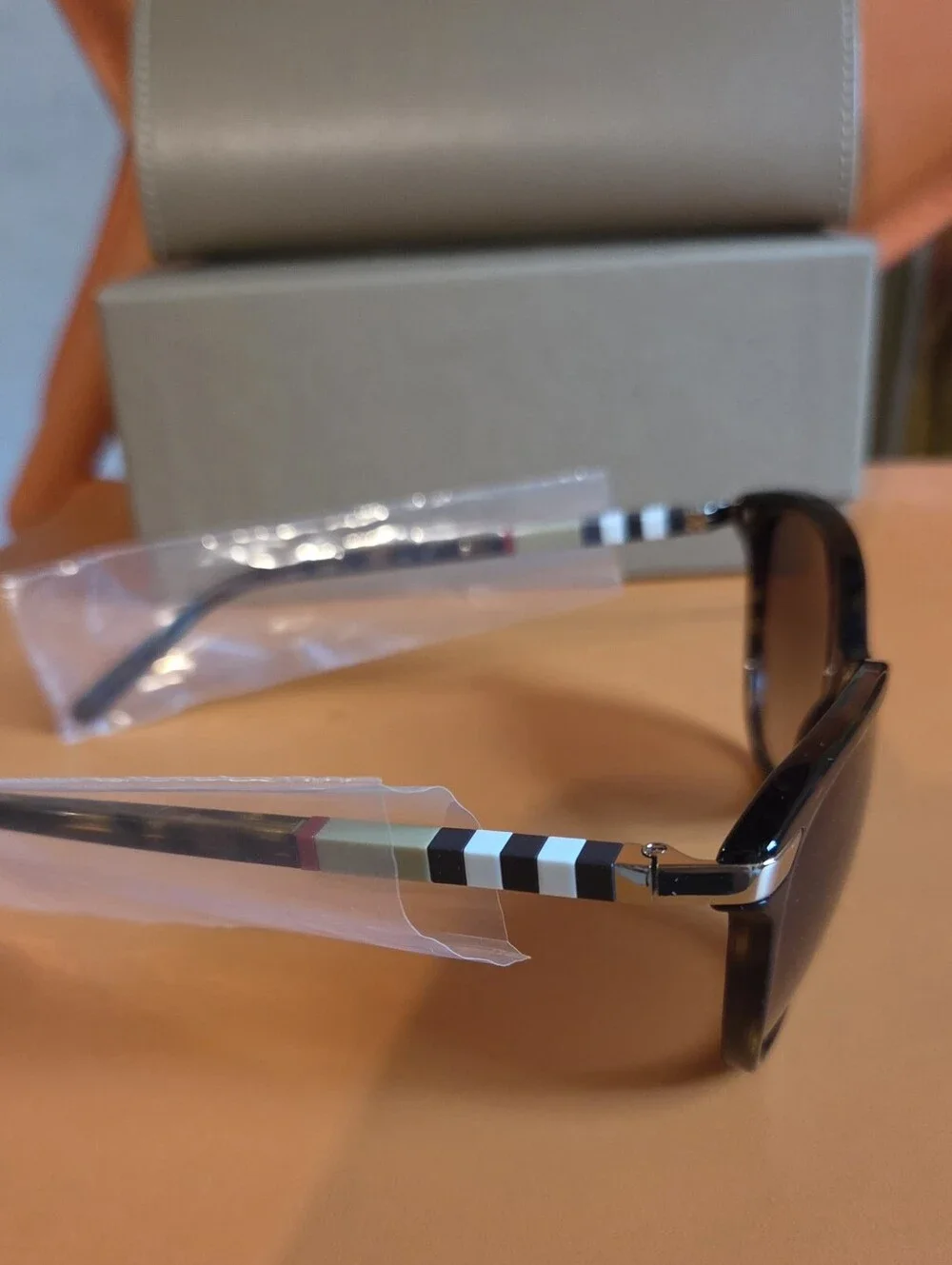 BURBERRY BE4216 Dark Havana Brown Gradient Sunglasses New with Box